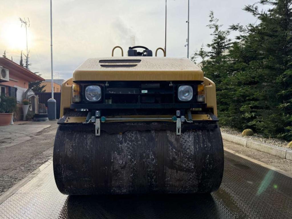 Caterpillar CB334E Photo 3