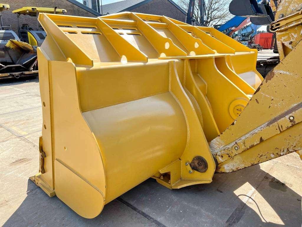 Caterpillar 988K Bucket - New / Unused Photo 4
