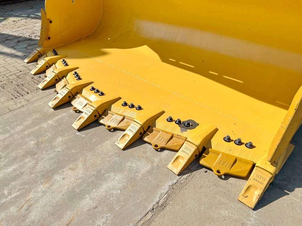 Caterpillar 988K Bucket - New / Unused Photo 6