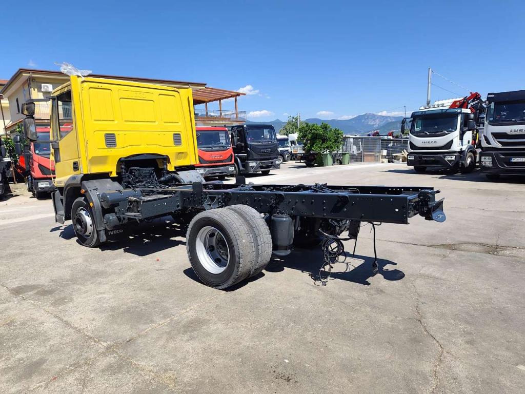 Iveco EUROCARGO 120E28P Photo 16