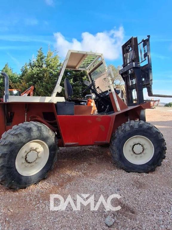 Manitou Diesel forklift truck Photo 4