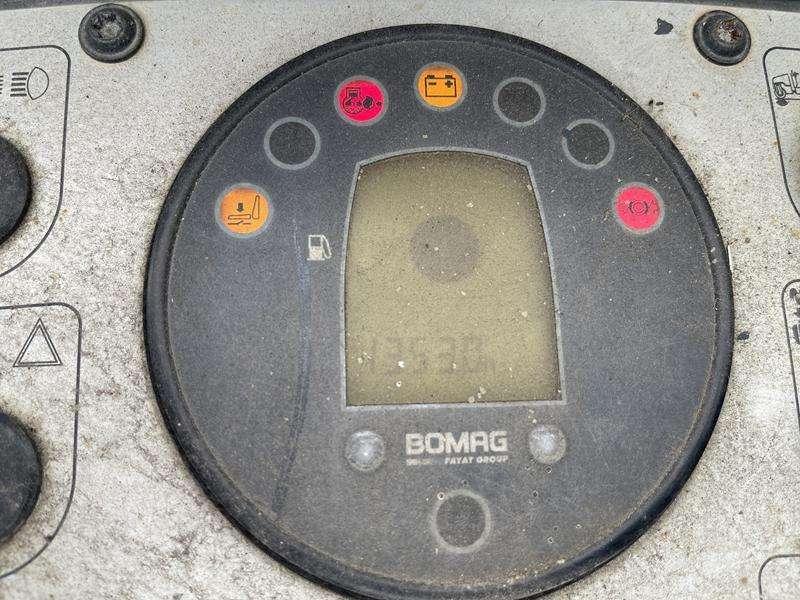 Bomag BW 100 ADM-5 Photo 18