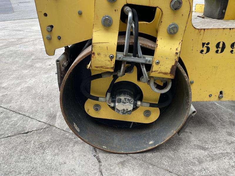 Bomag BW 100 ADM-5 Photo 9