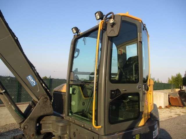 Volvo ECR88D Photo 11