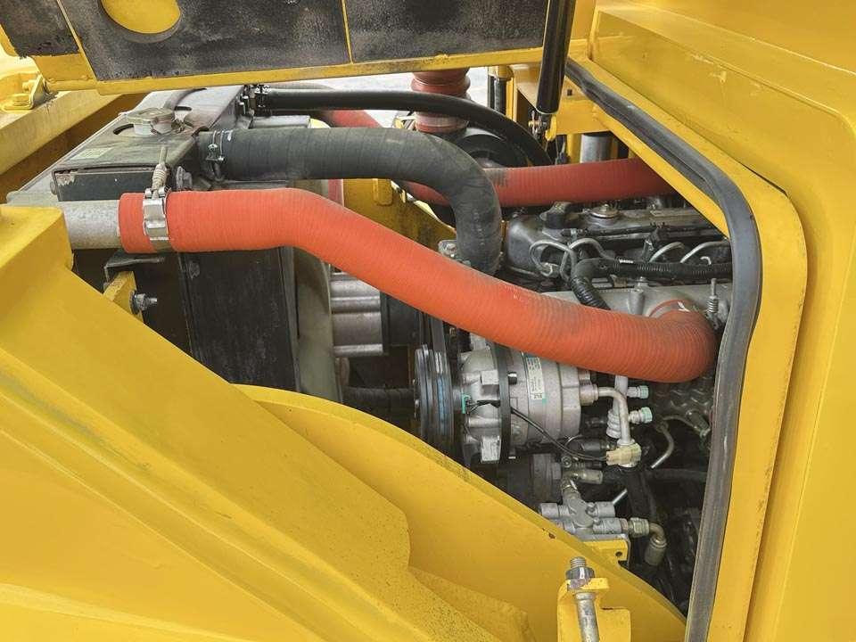 Hyundai 80D-7E Photo 13