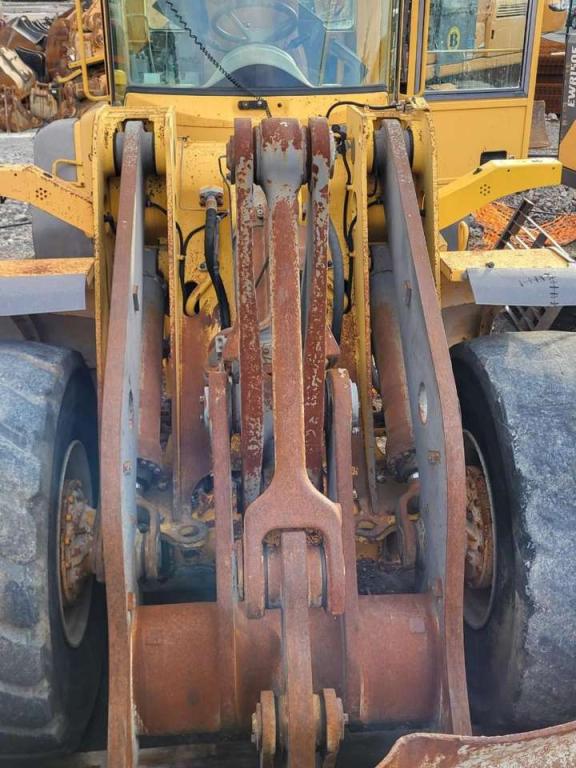 Volvo lifting framework VOE11177162 for Volvo L110E Photo 2