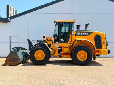Hyundai HL940A - Weight System / Automatic Greasing Photo 1