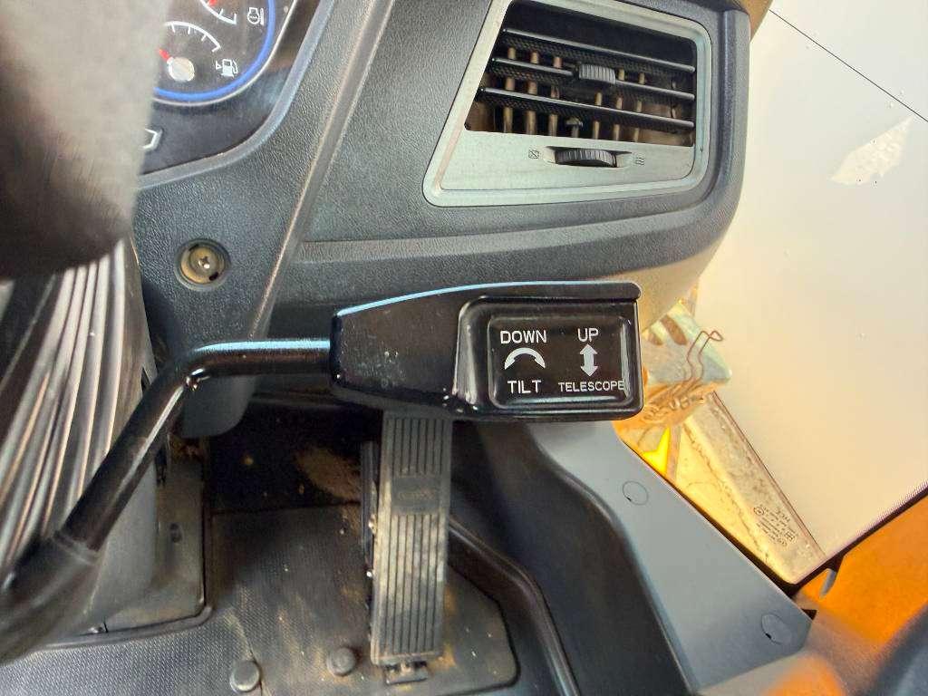 Hyundai HL940A - Weight System / Automatic Greasing Photo 11