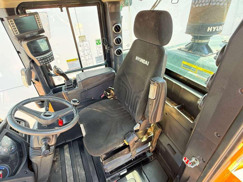 Hyundai HL940A - Weight System / Automatic Greasing Photo 8