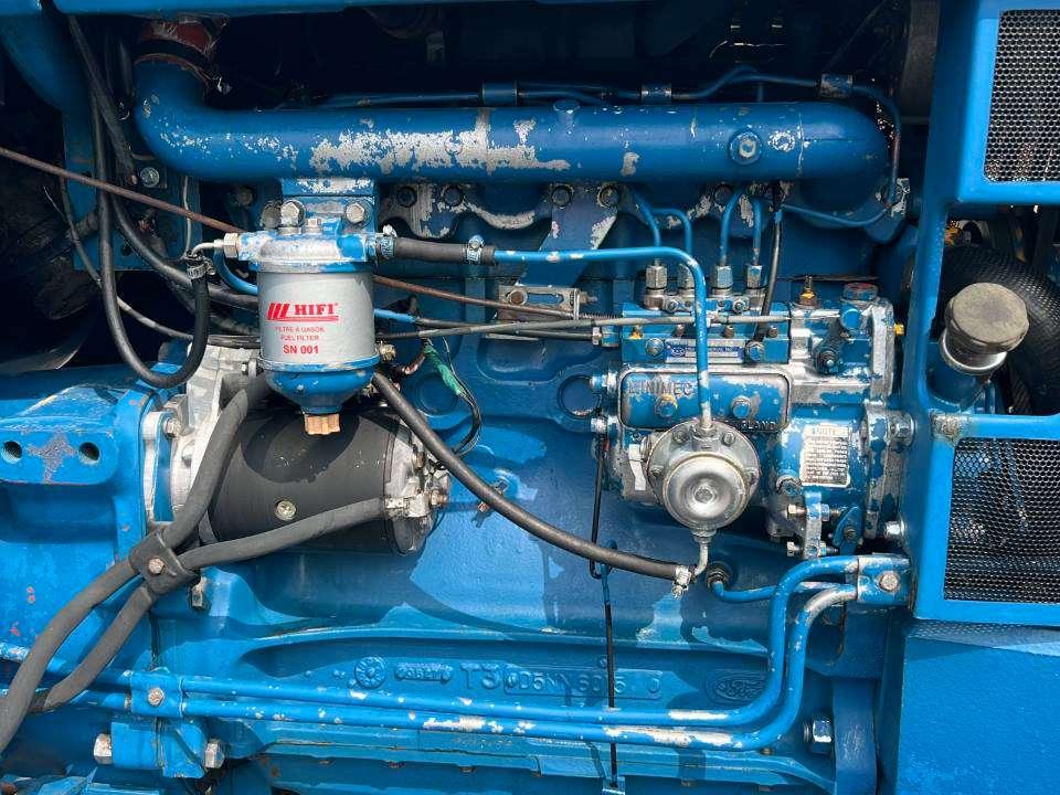 Ford 7700 4X4 Photo 9