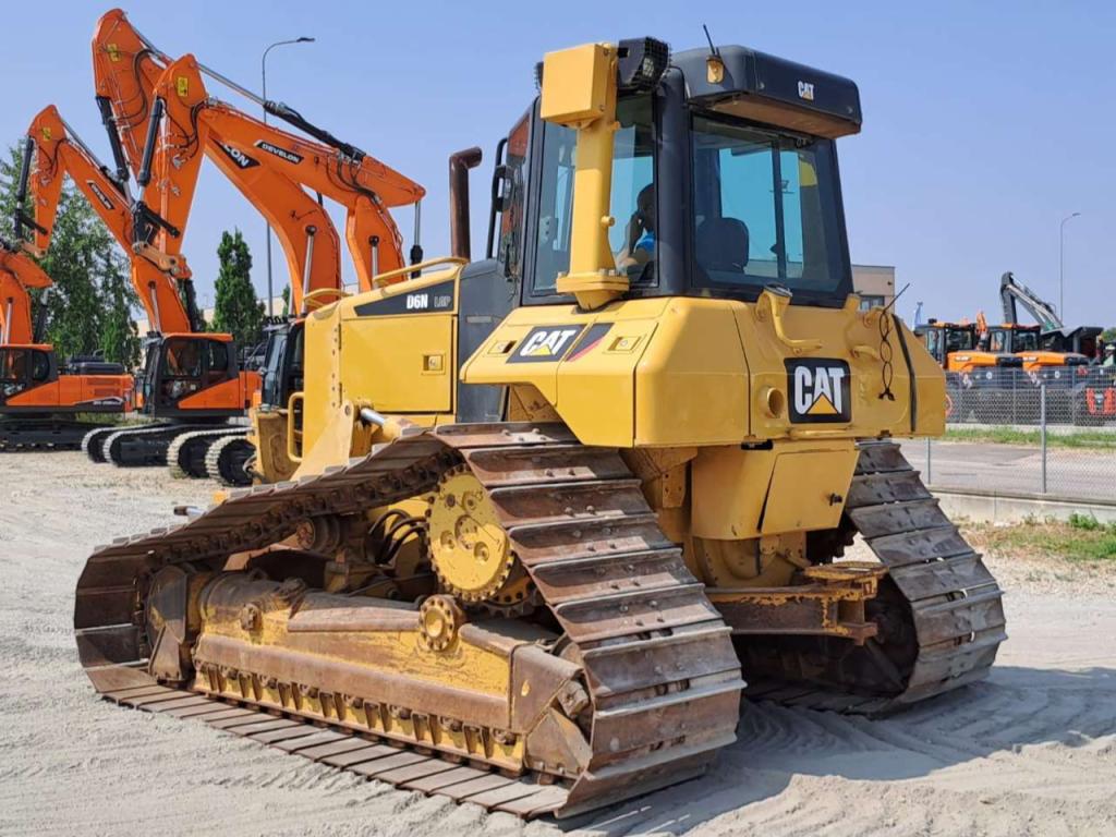Caterpillar D6N LGP Photo 3
