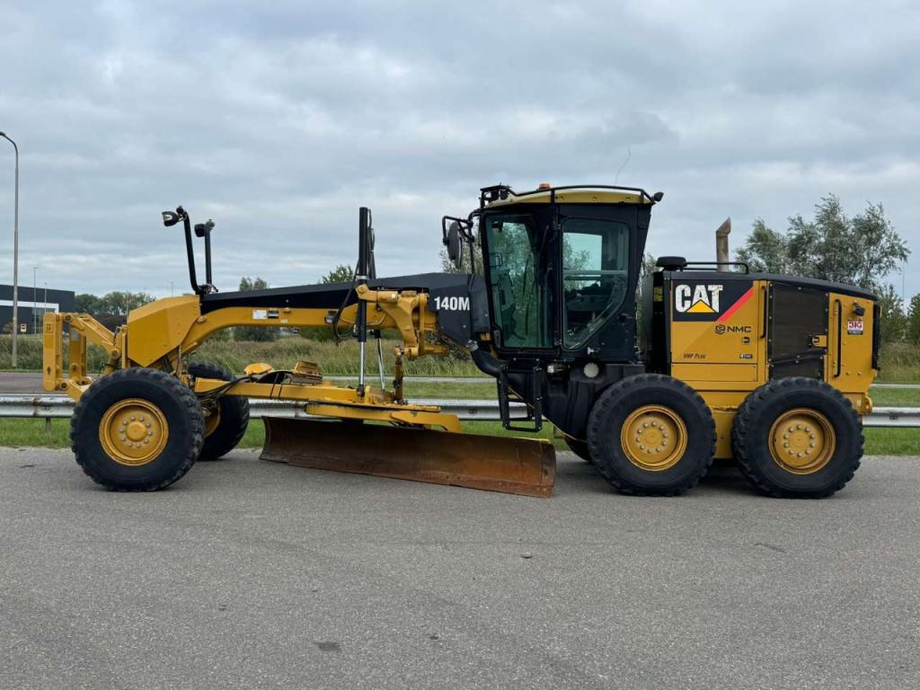 Caterpillar 140M Photo 1