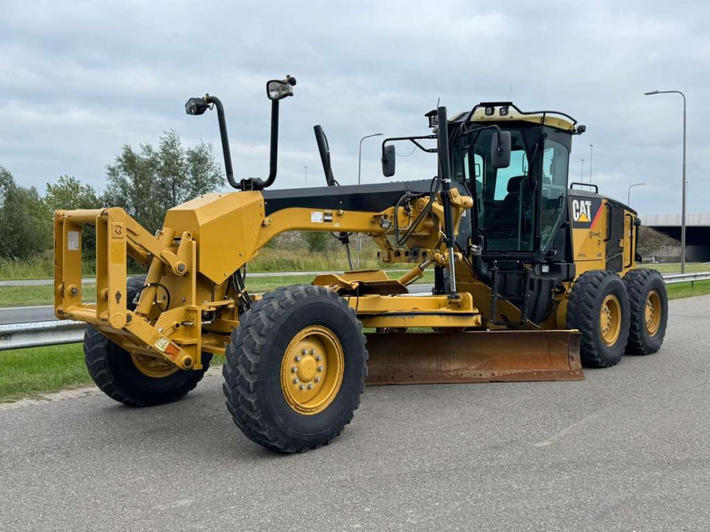 Caterpillar 140M Photo 2