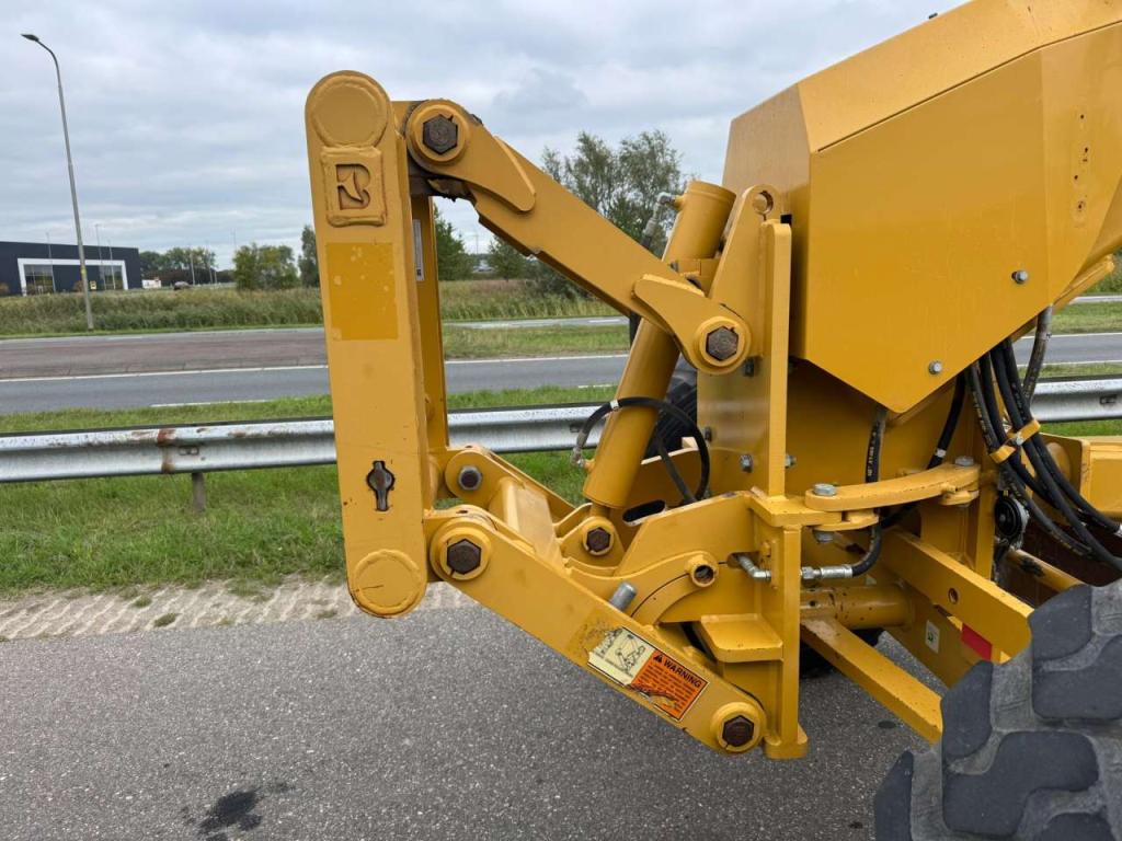 Caterpillar 140M Photo 24