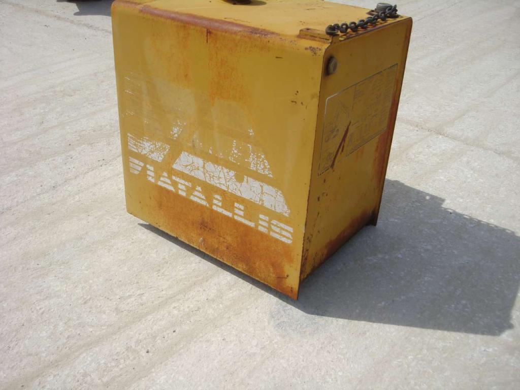 Diesel tank for Fiat Allis FE 18 Photo 3