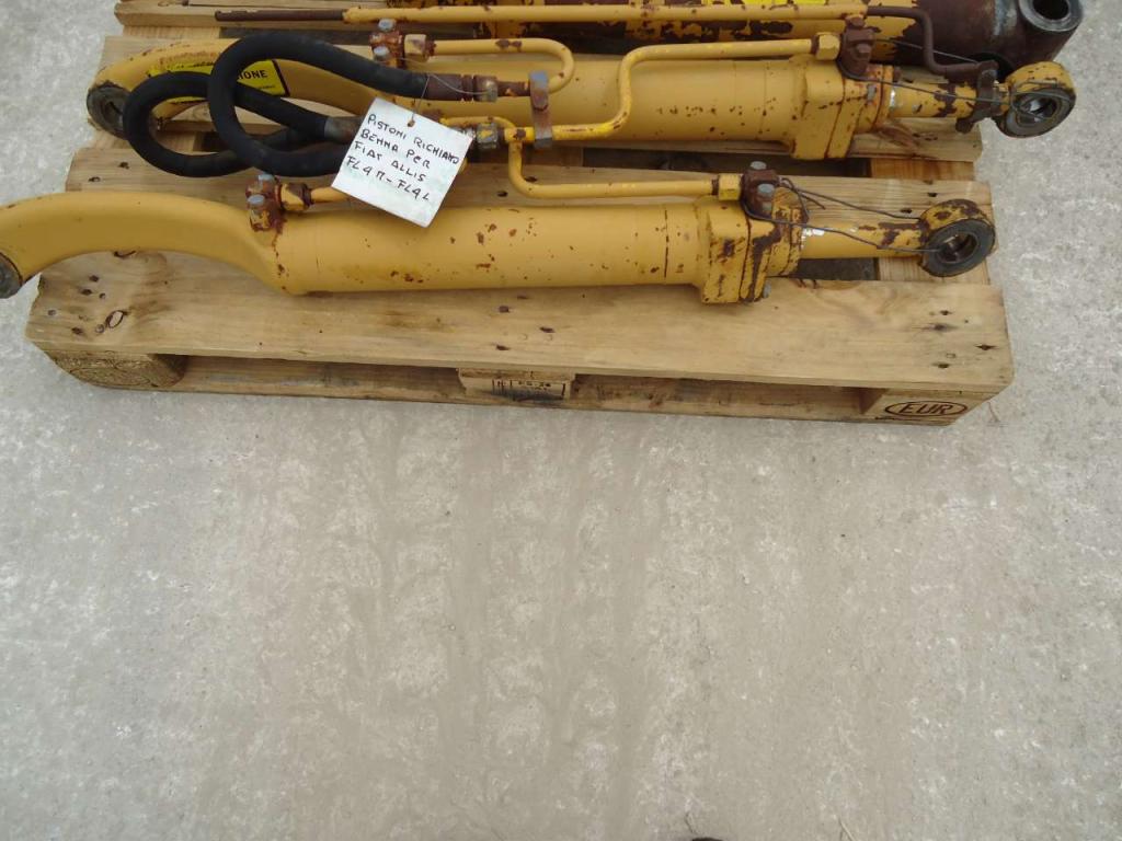 Bucket rotation piston for Fiat Allis FL4M e FL4L Photo 2