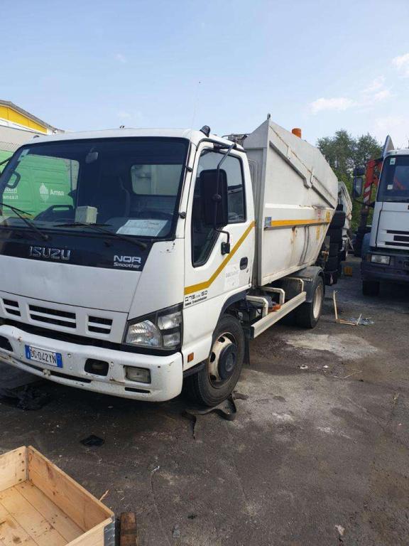 Isuzu NQR 15075 Photo 1