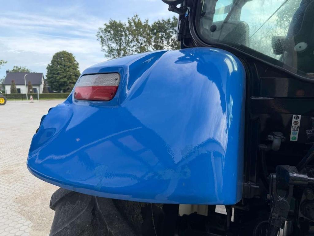 New Holland T6050 Photo 24