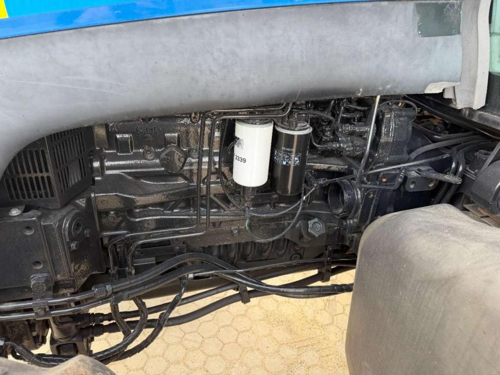 New Holland T6050 Photo 26