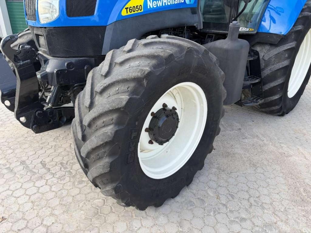 New Holland T6050 Photo 9