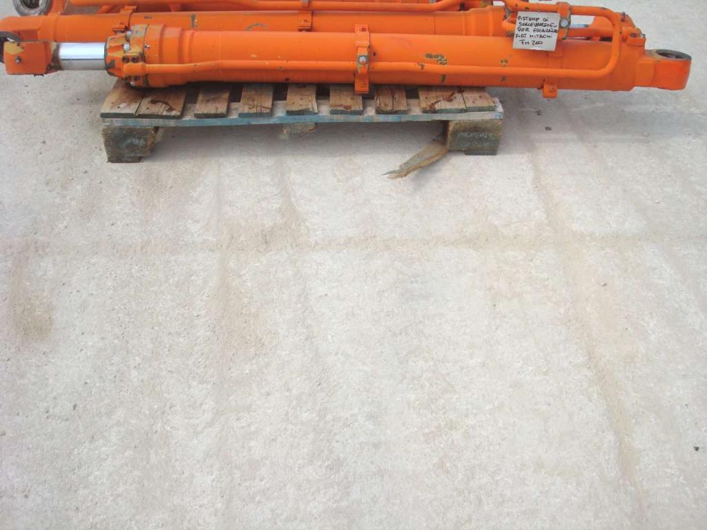 Lifting piston for Fiat Hitachi FH 200 Photo 1