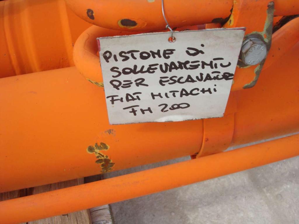 Lifting piston for Fiat Hitachi FH 200 Photo 2