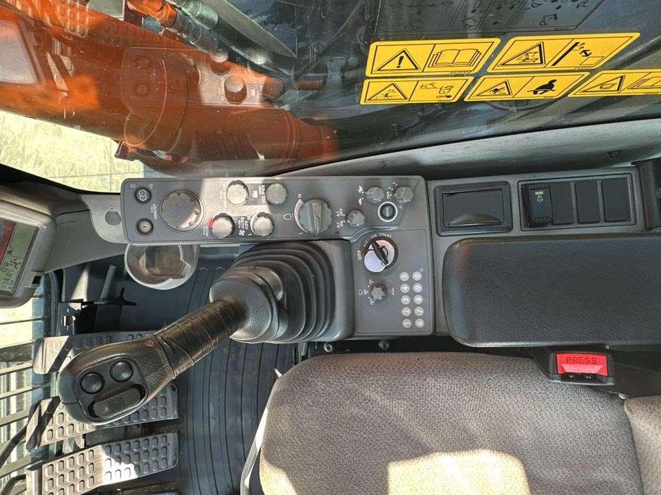 Hitachi ZX350LCNT-6 Photo 18