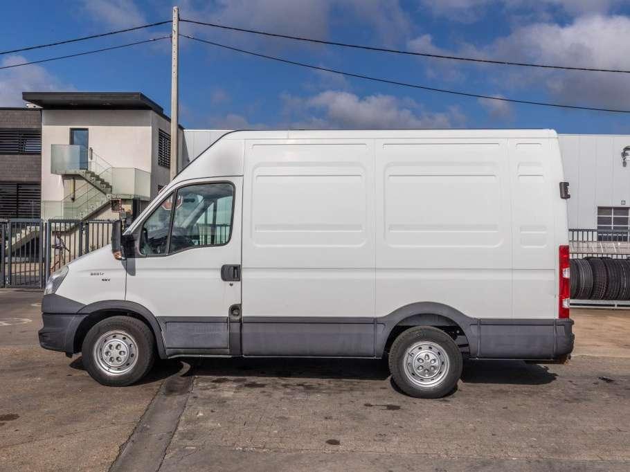 Iveco DAILY 35S17-3.0D Photo 2