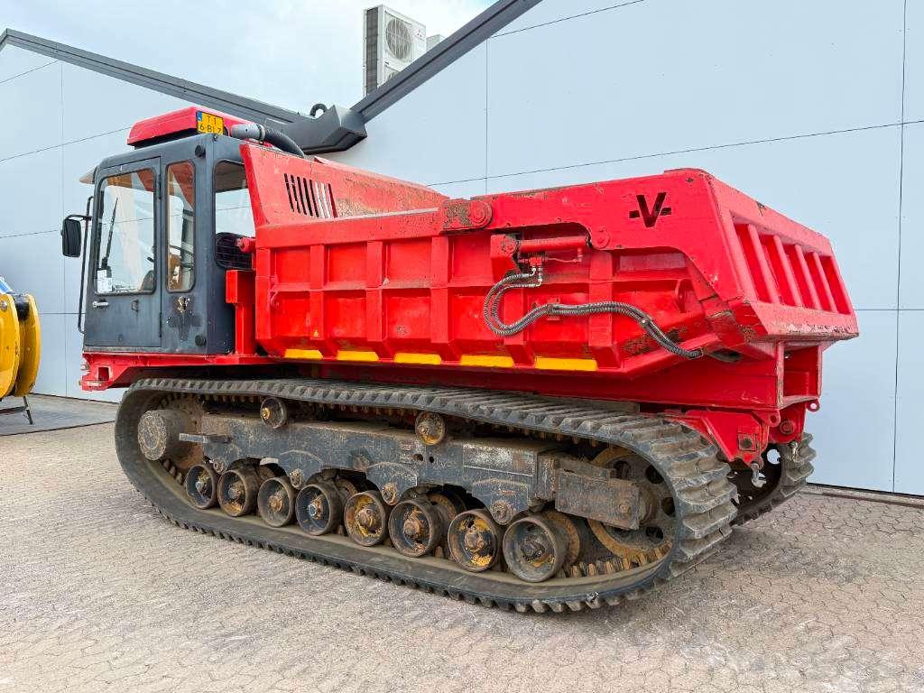 Mitsubishi LD700 - Dutch Machine / Pressurised Cabin Photo 3