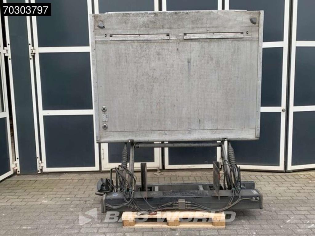 Palfinger Tail lift Photo 2