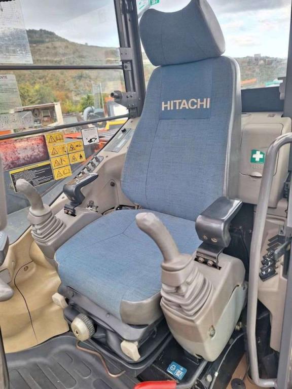 Hitachi ZX85USB Photo 1