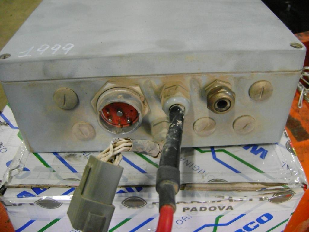 Junction box for Liebherr 904 Photo 2