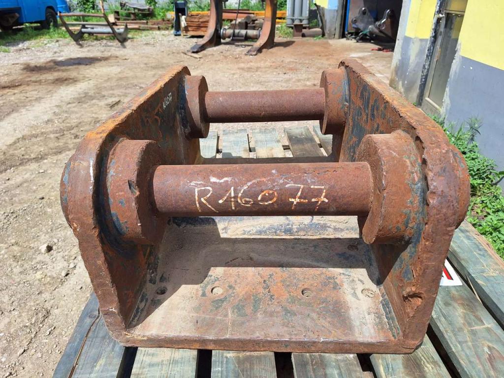 UNI80 for 20-25 ton excavators Attachment plate Photo 4