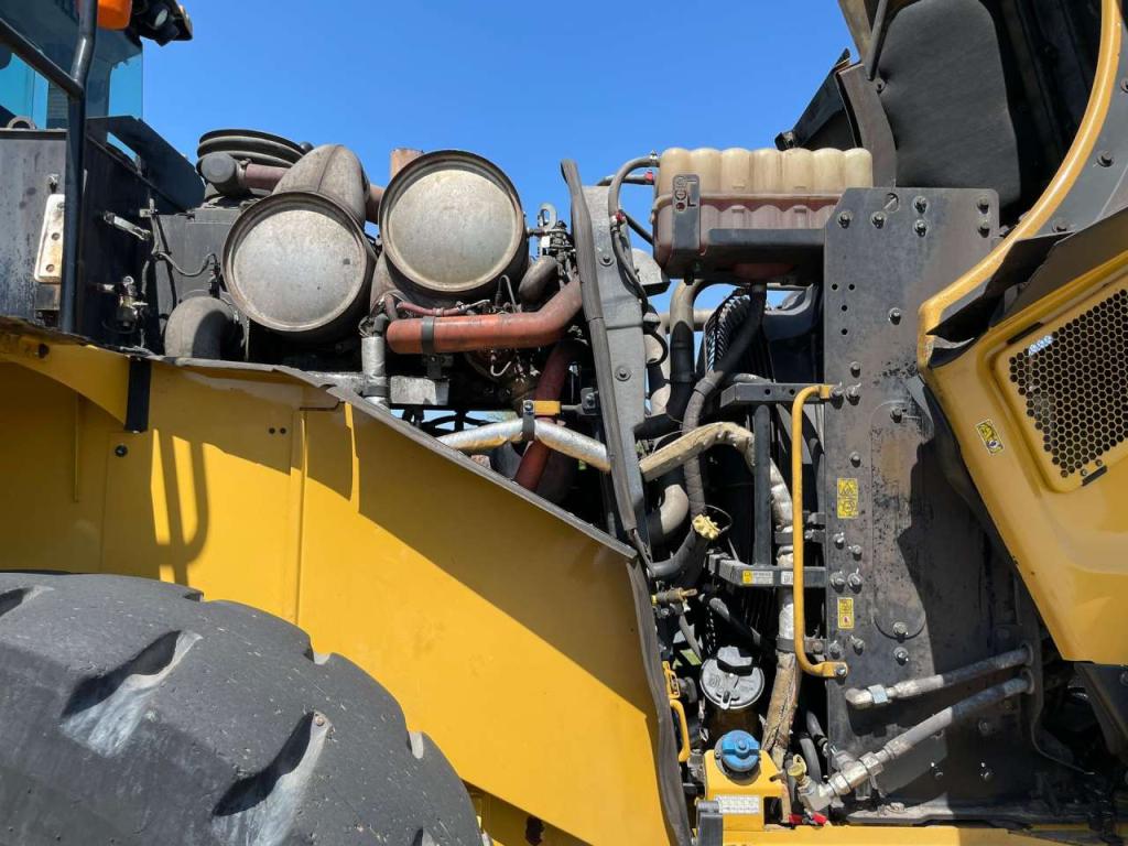 Caterpillar 972M Photo 29