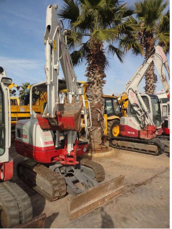 Takeuchi TB230T Photo 2