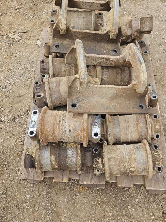 Track rollers for Hitachi zx210 Photo 1