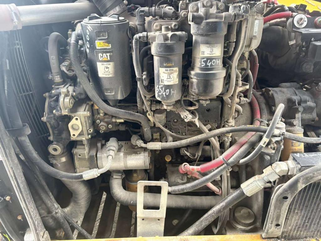 Caterpillar TH408D Photo 9