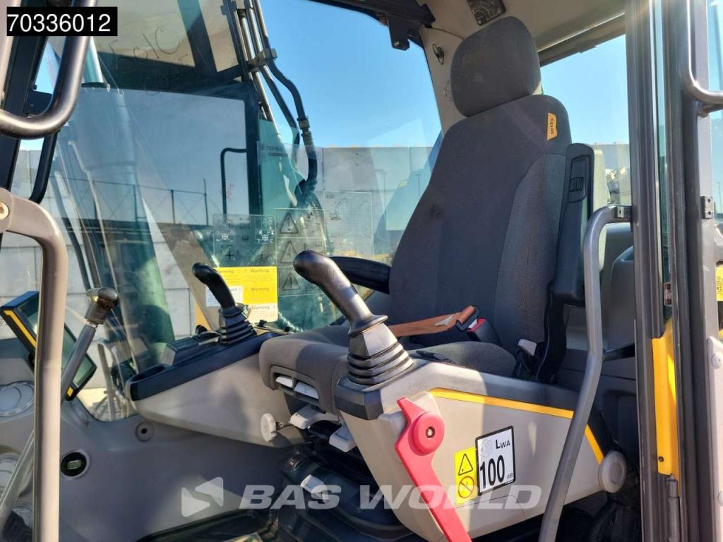 Volvo EC140 E L Photo 30