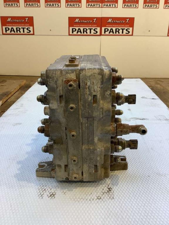 Main hydraulic distributor for Hitachi ZX280LCN-3 Photo 3