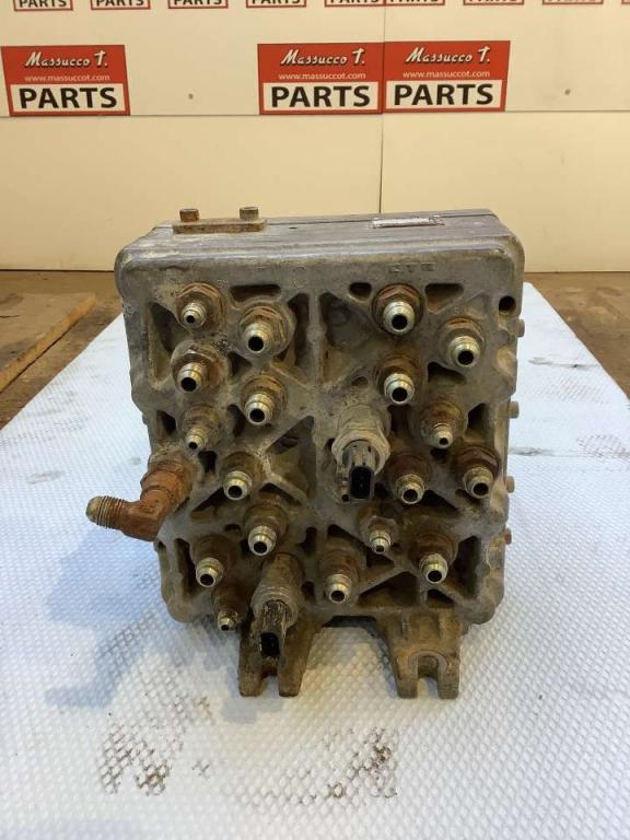 Main hydraulic distributor for Hitachi ZX280LCN-3 Photo 4