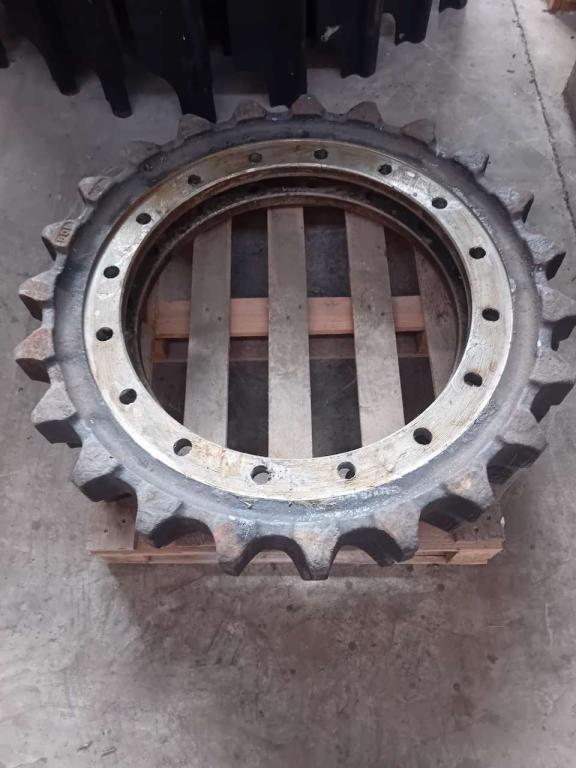 6Y5685 Sprocket for Caterpillar 330 Photo 1