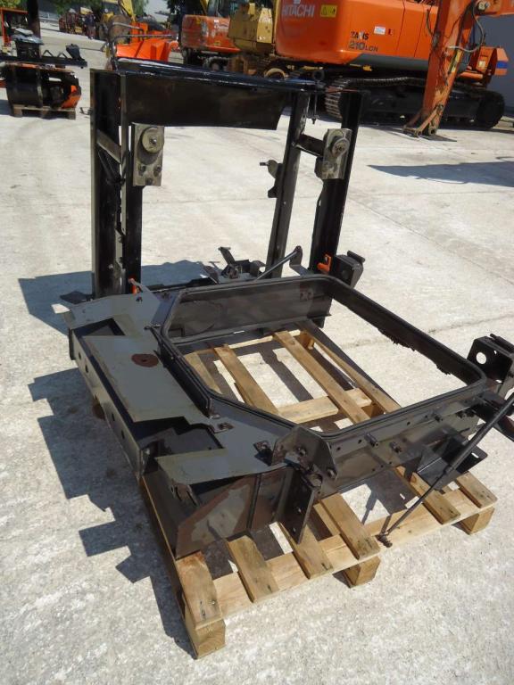 Radiator support for Fiat Kobelco/Fiat Hitachi W270 Photo 5
