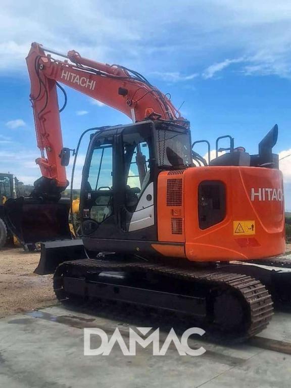 Hitachi ZX135US Photo 1