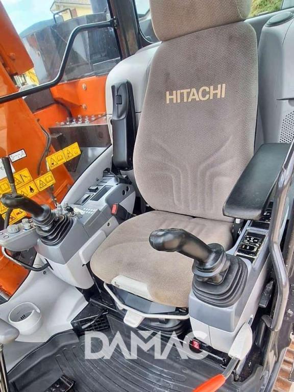 Hitachi ZX135US Photo 8