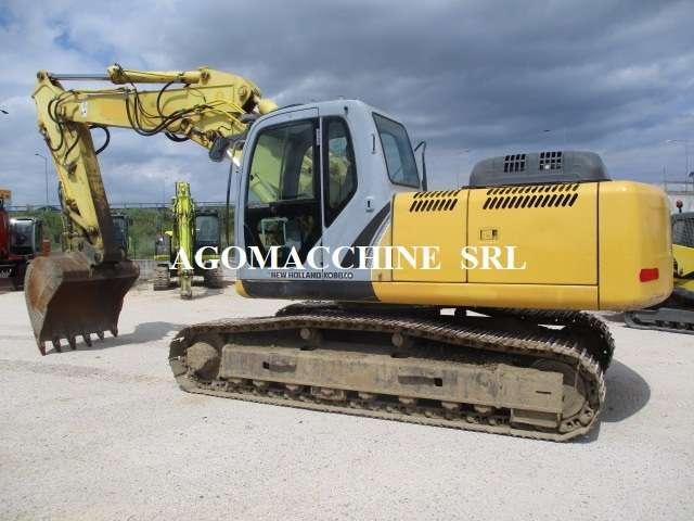 New Holland E215B Photo 4