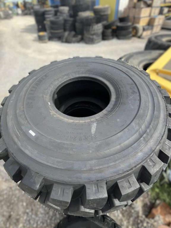 Alliance 704 tubeless 26.5R25 Photo 2