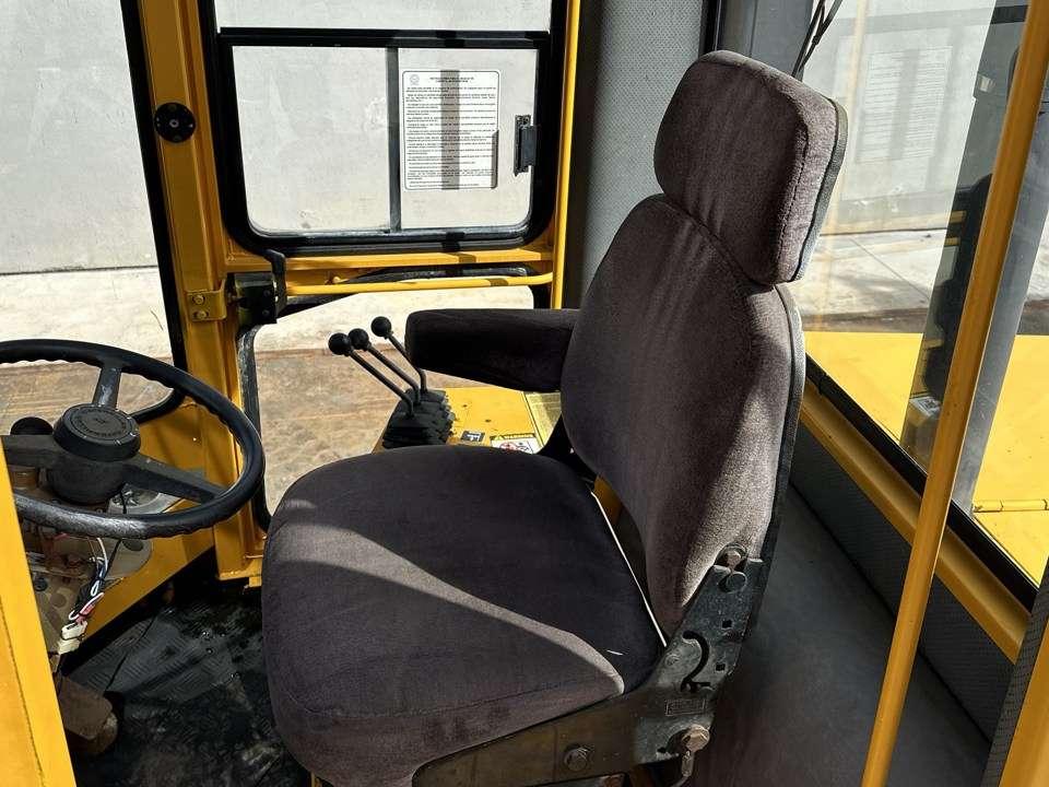 Caterpillar V225C Photo 11