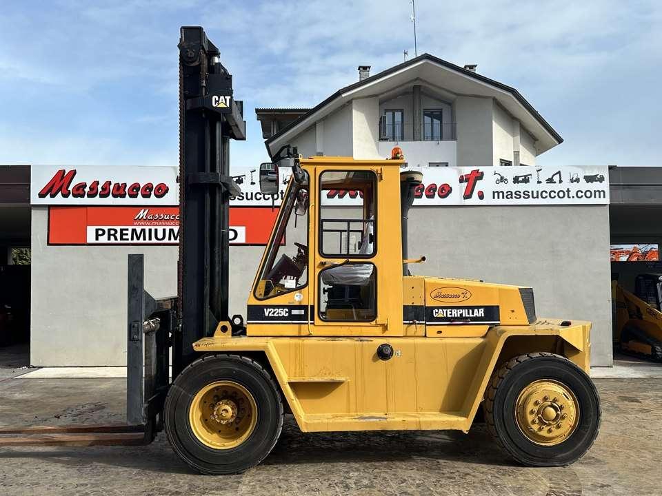 Caterpillar V225C Photo 2