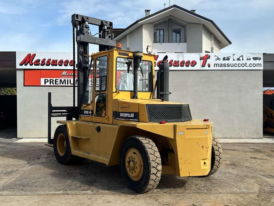 Caterpillar V225C Photo 3