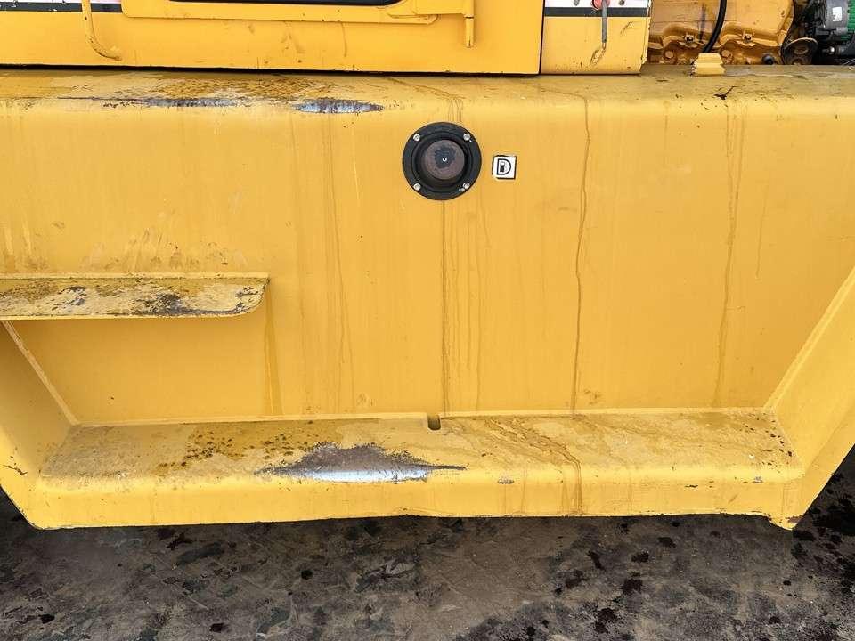 Caterpillar V225C Photo 6